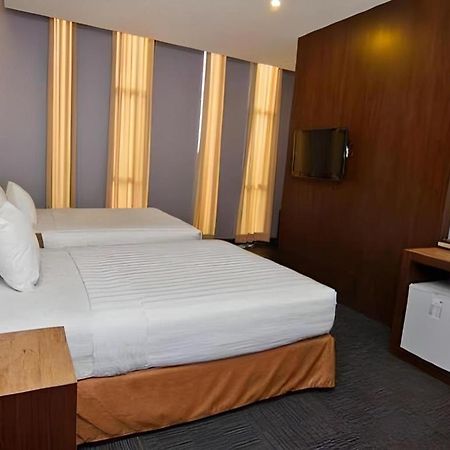 Plan B Hotel Padang  Exterior foto