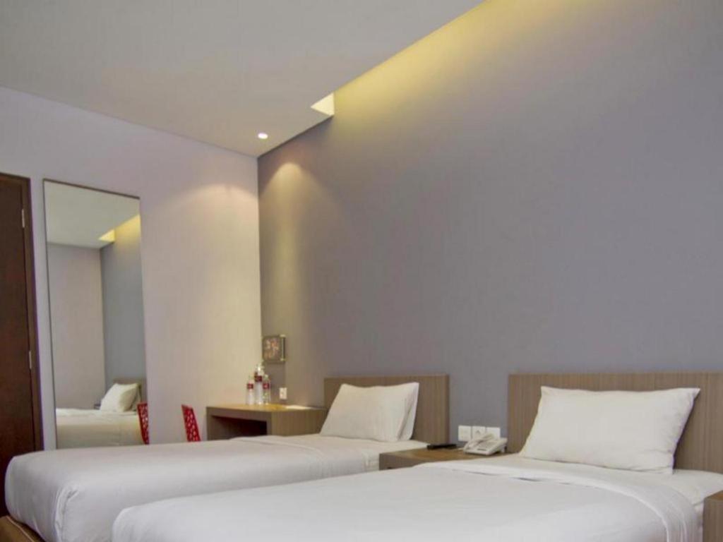 Plan B Hotel Padang  Exterior foto