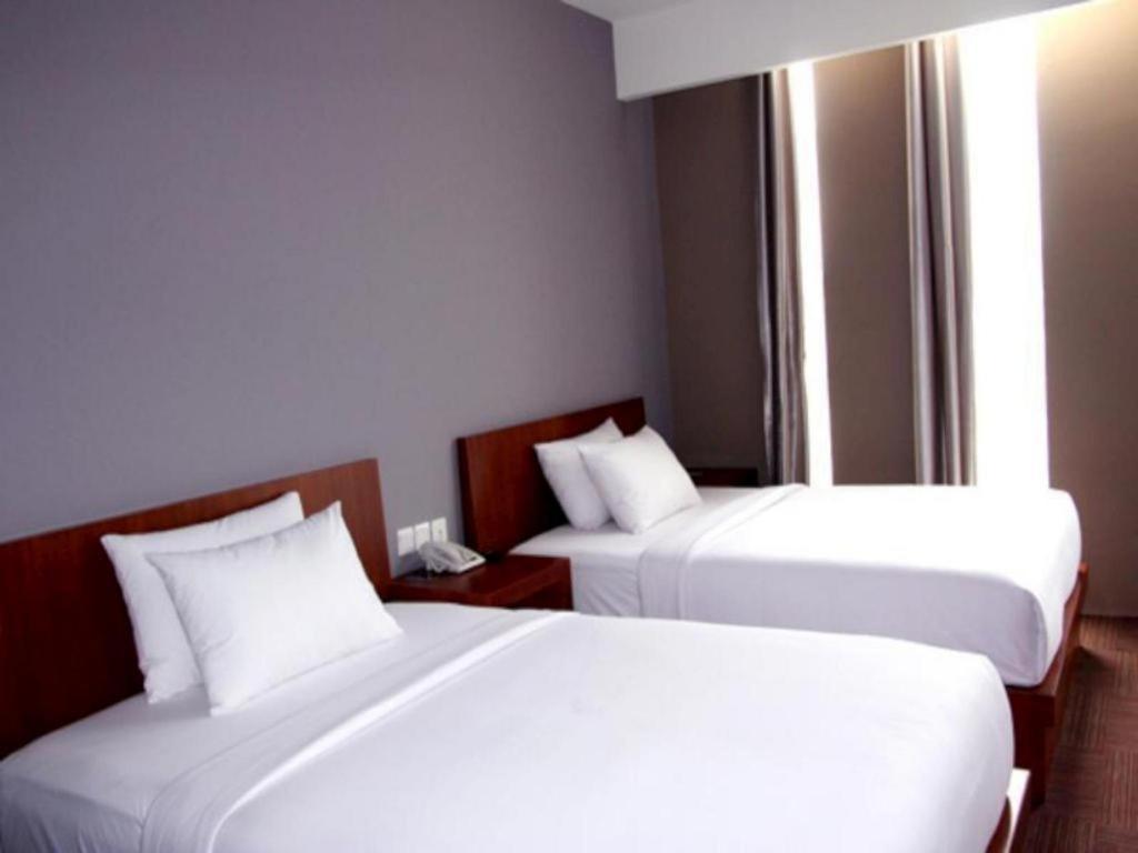 Plan B Hotel Padang  Exterior foto