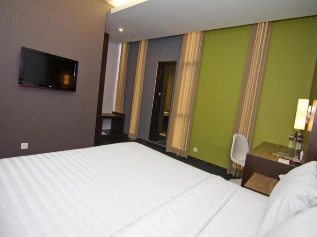 Plan B Hotel Padang  Exterior foto