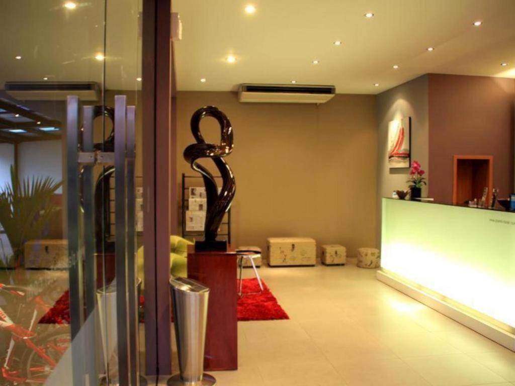 Plan B Hotel Padang  Exterior foto