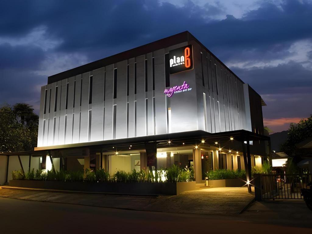 Plan B Hotel Padang  Exterior foto