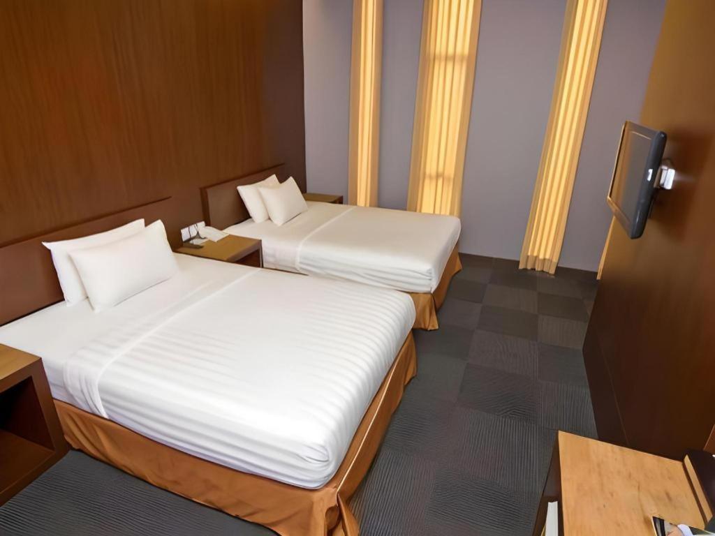 Plan B Hotel Padang  Exterior foto