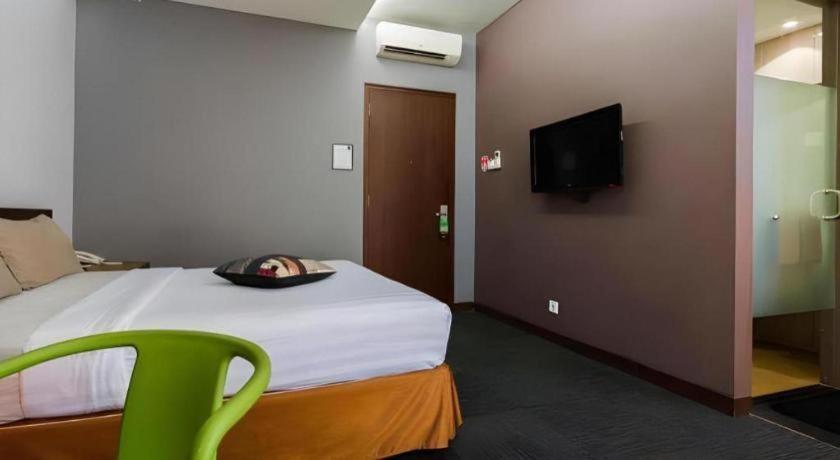 Plan B Hotel Padang  Exterior foto