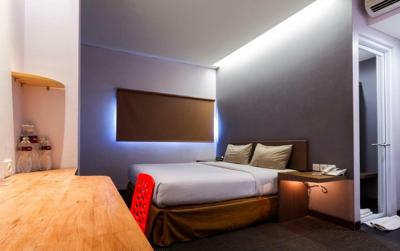 Plan B Hotel Padang  Exterior foto