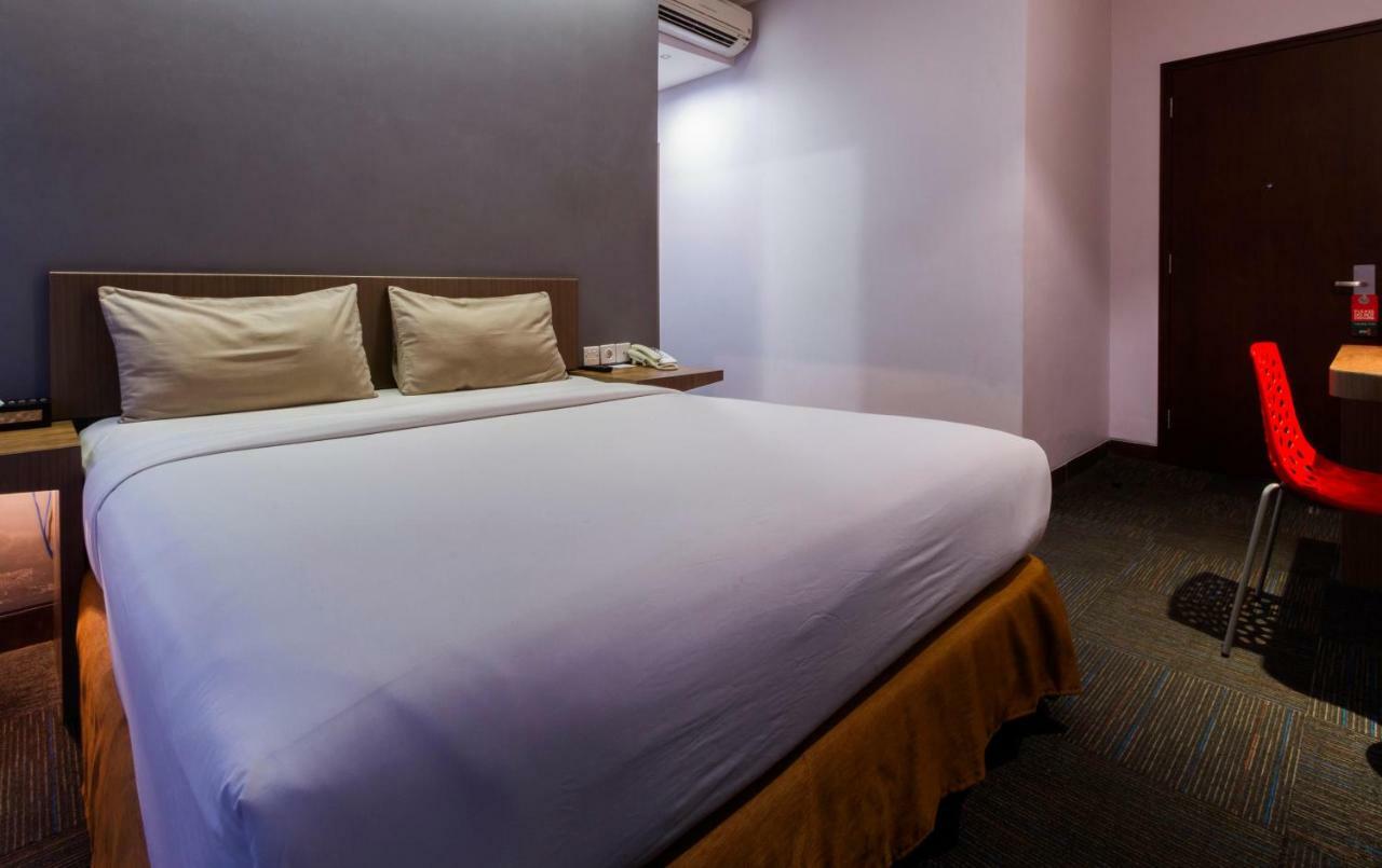 Plan B Hotel Padang  Exterior foto